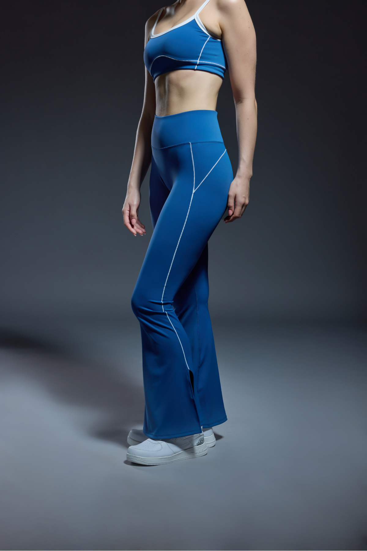 Elevé Sports Bra with Elevé Leggings - Set