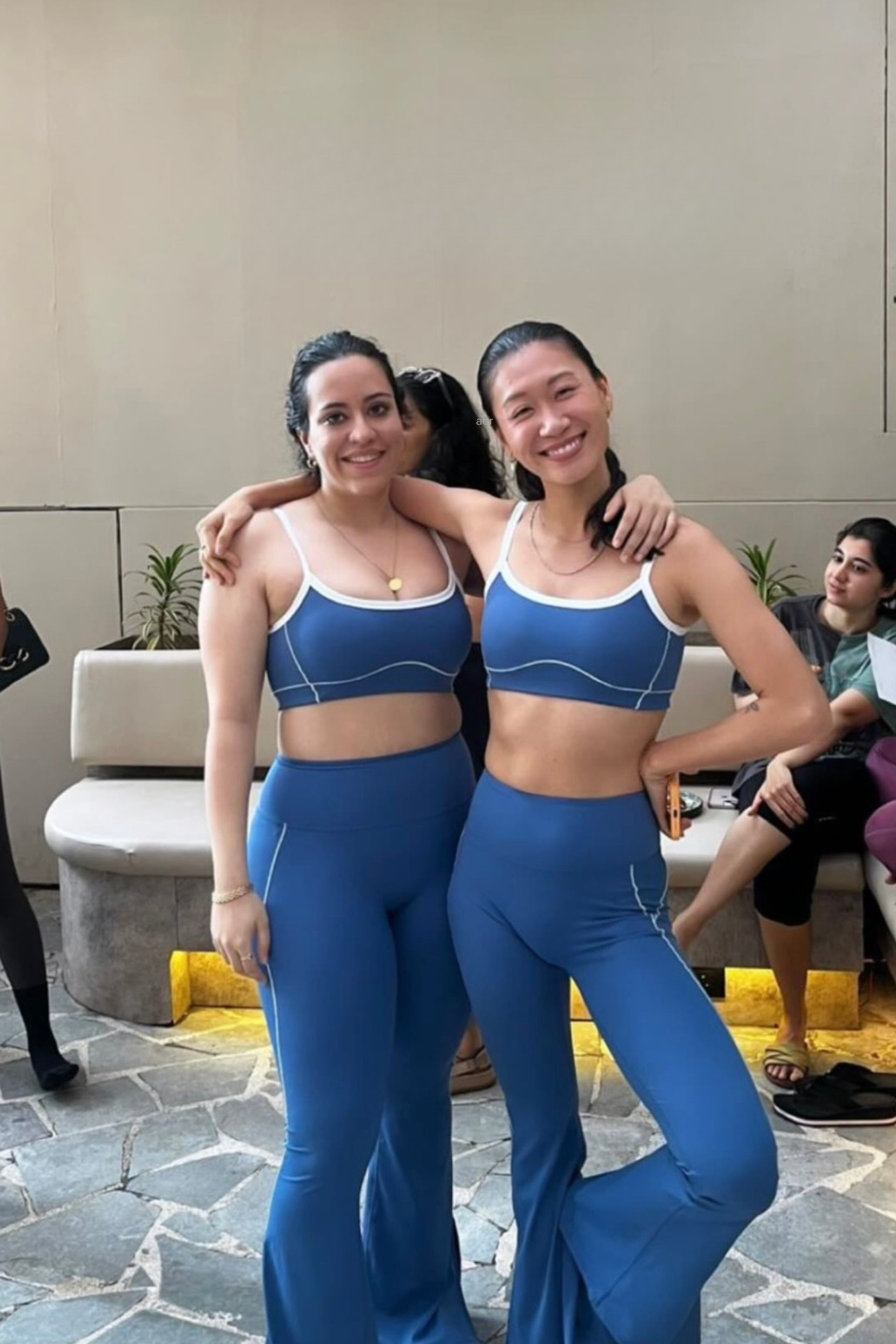 Elevé Sports Bra with Elevé Leggings - Set